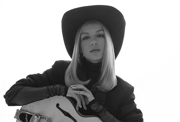 Evelina Ross to "Zołza"