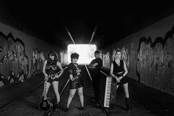 Goth punkowa Meluzyna wydała debiutanckie "Demon Rise"