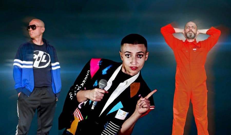 Na Tak spada z ósmego piętra