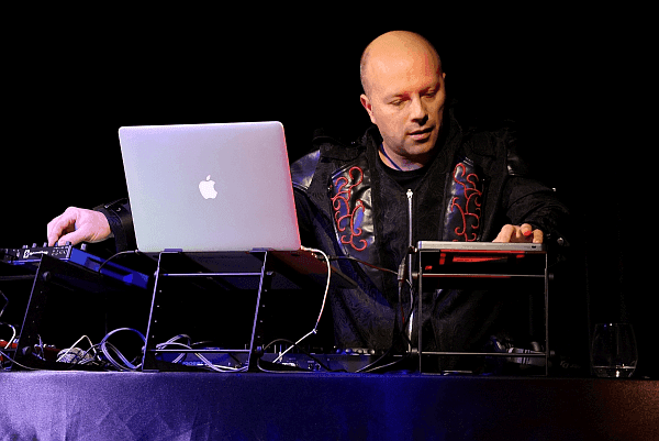 Oświęcimskie Symmetrical Life wyda album "Identity"