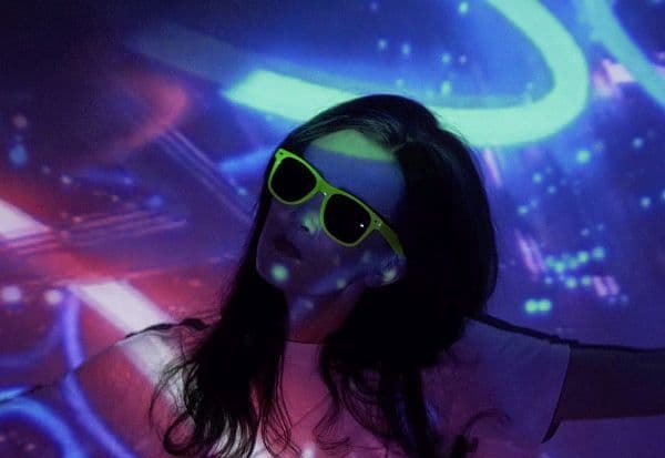 Zōya zaprasza do świata "Hologramów"