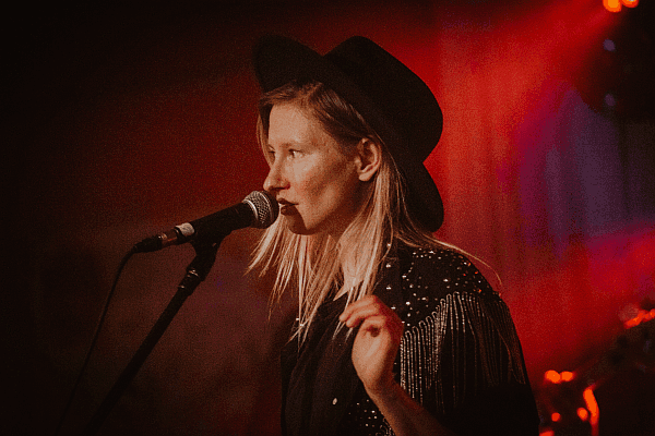 "Dark Horse" od Agaty Karczewskiej