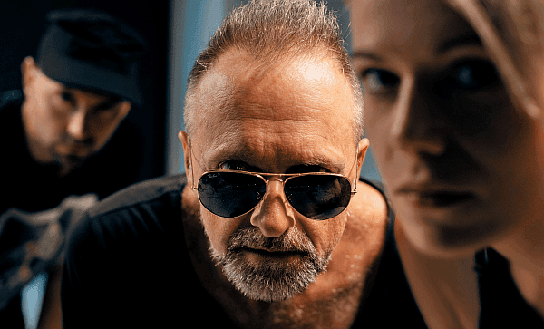 Shadows & Love jutro w Warszawie