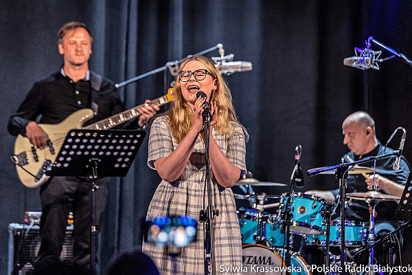 Julia Kuzyka wydała "blue memories"