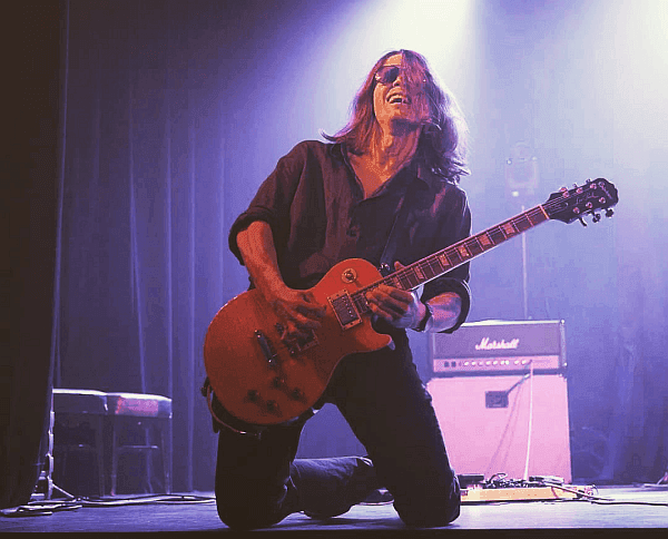 Gitarzysta Paweł Weiss zapowiada debiutancki album