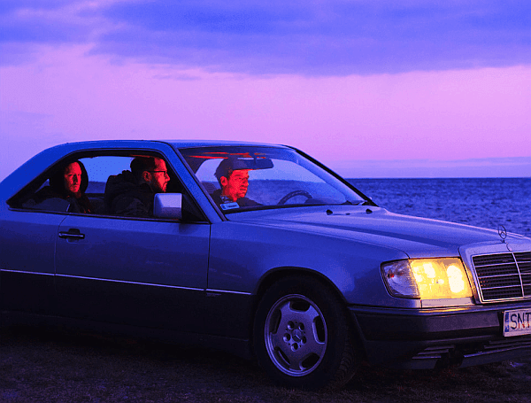 Santabarbara spada wraz z Tómasem Lemarquis’em