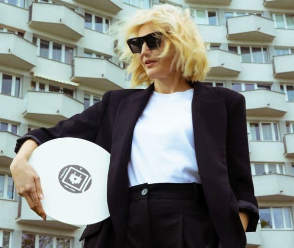 Reni Jusis zrobi "Trans misję" na białym winylu