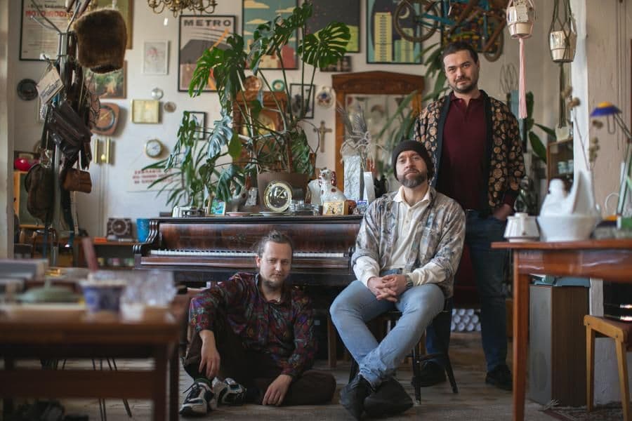 Administratorr Electro zapowiedział 'Biznesy i Romanse'