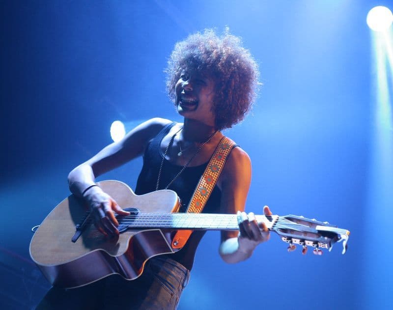 Ayo zapowiada nowy album