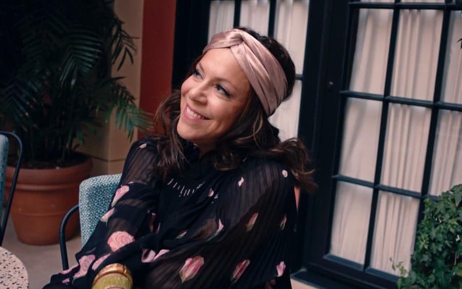 Bebel Gilberto prezentuje teledysk do utworu "Deixa"