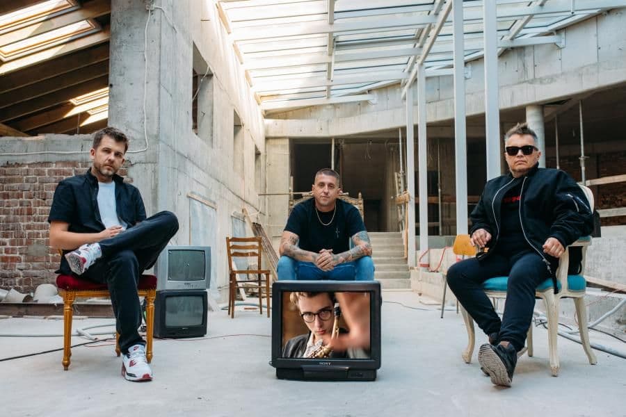 Białas, Muniek Staszczyk i Kuba Więcek w trio