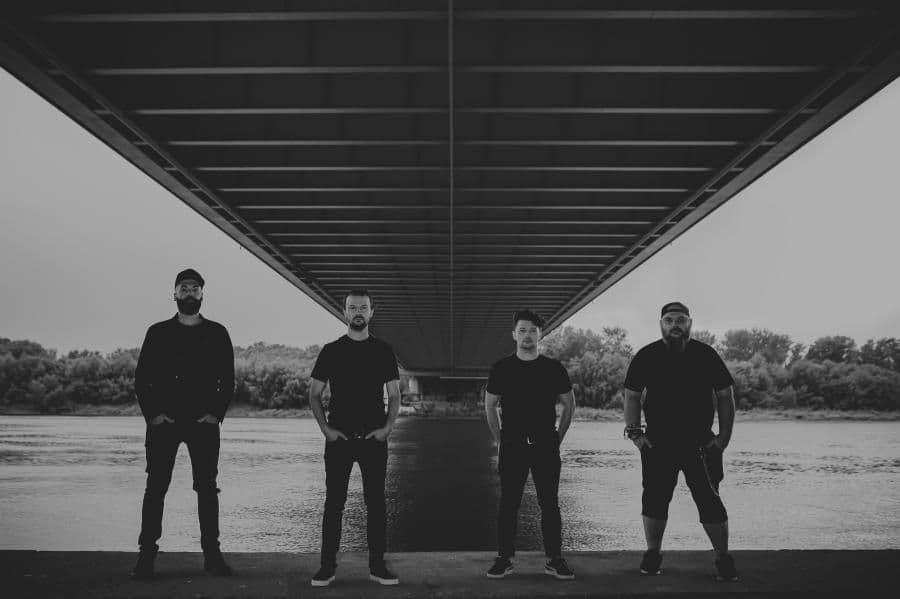 Carnal prezentuje "Koniec"