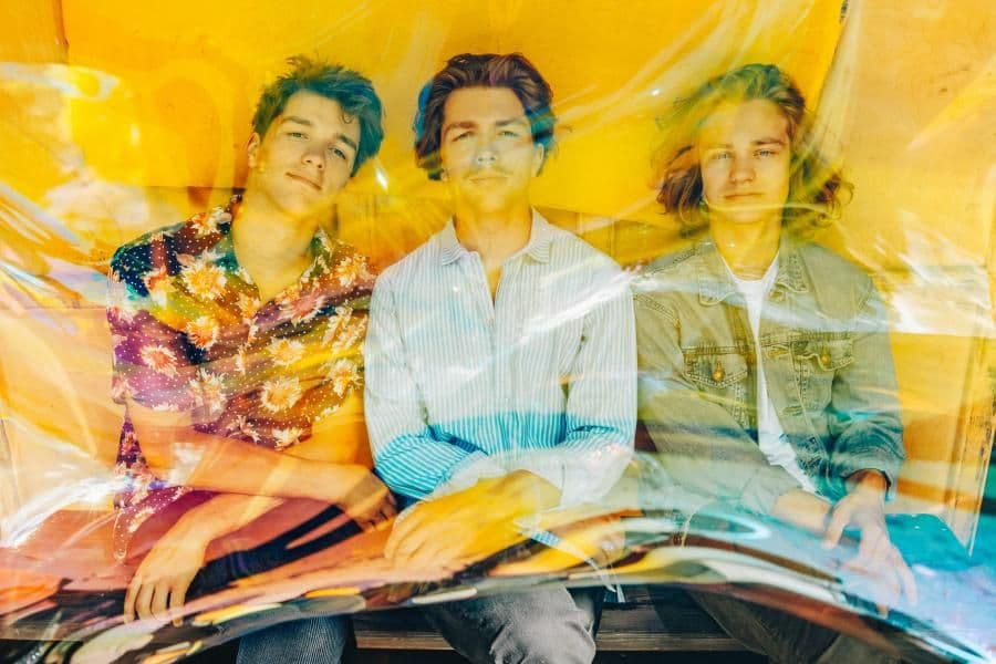 Carnival Youth prezentuje "Desktop"