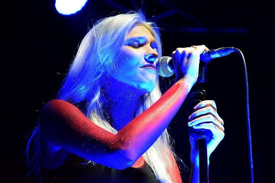 Daria Zawiałow w "Helsinkach"