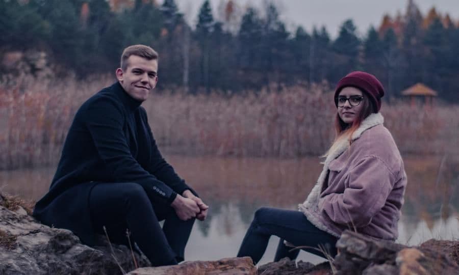 Debiutancki singel duetu Chłodno