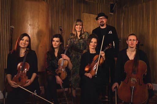 Echo i 'Długie Noce'