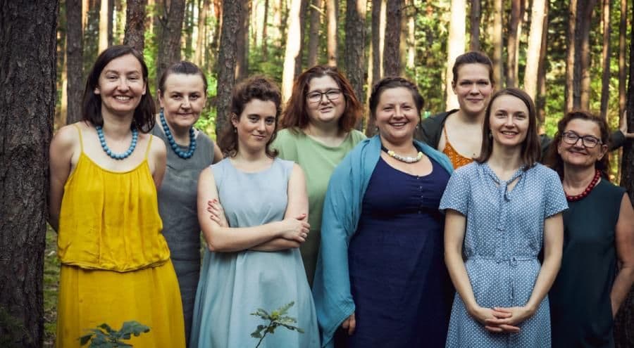 Posłuchaj 'Głosów Kobiet' Z Lasu