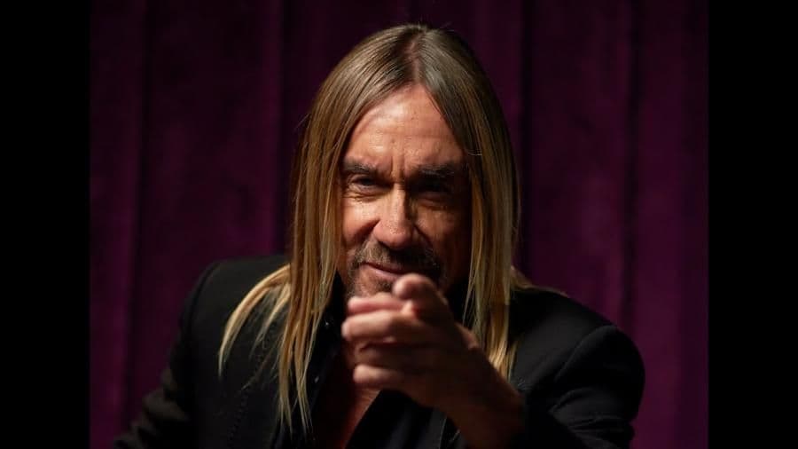 Iggy Pop jako "James Bond"