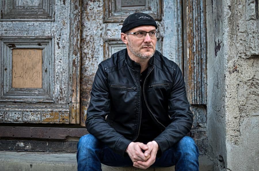 Janek Majcherek wydał solowy debiut