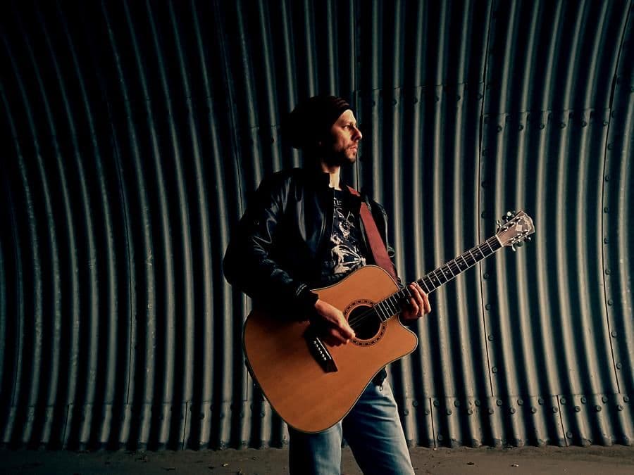 Jemelo pokazał "Kły"