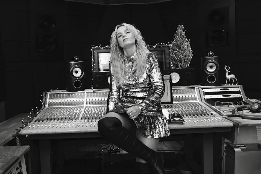 Karo Glazer nagrała świąteczną piosenkę