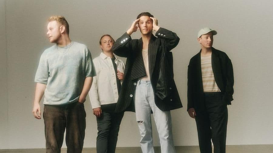 Listopadowa premiera od Low Island