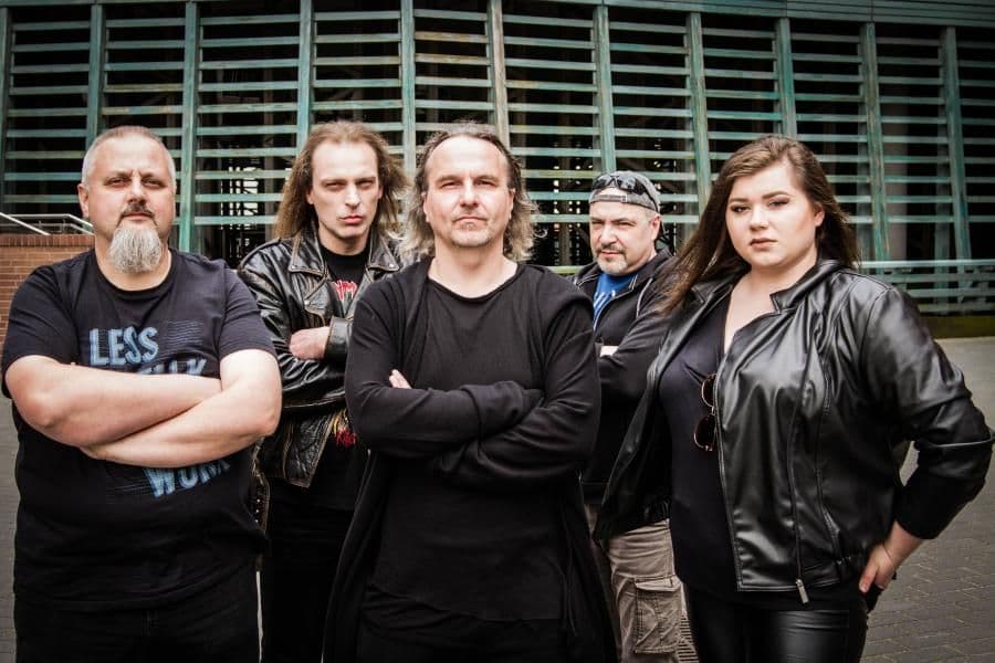 Łodzkie Naked Root nagrywa bez wytchnienia