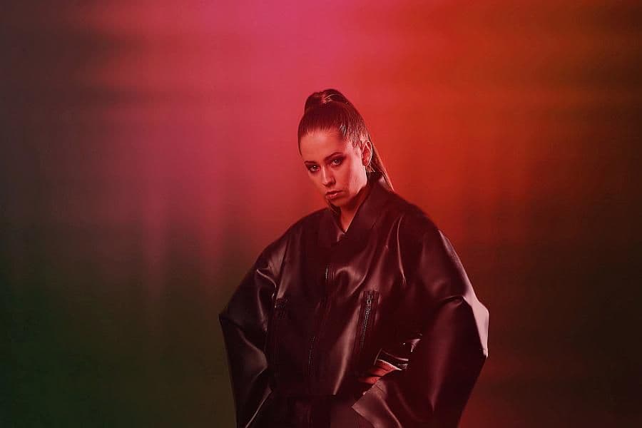 MIN t zaczyna tańczyć