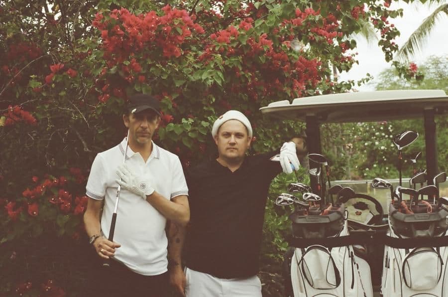 Modest Mouse w złotej trumnie