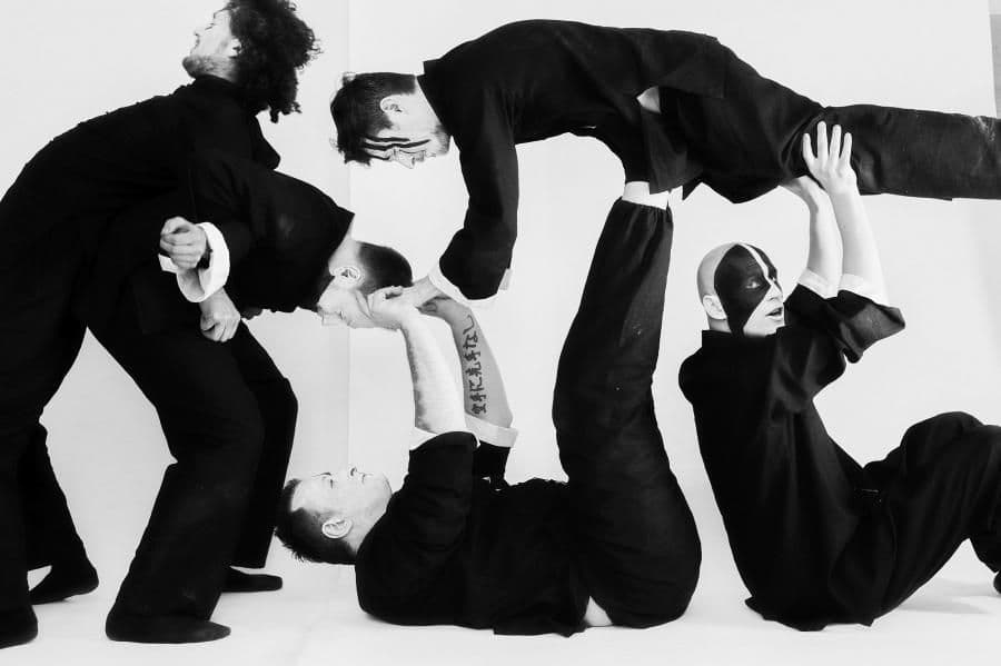 MU Tymona Tymańskiego oddaje hołd Tesli