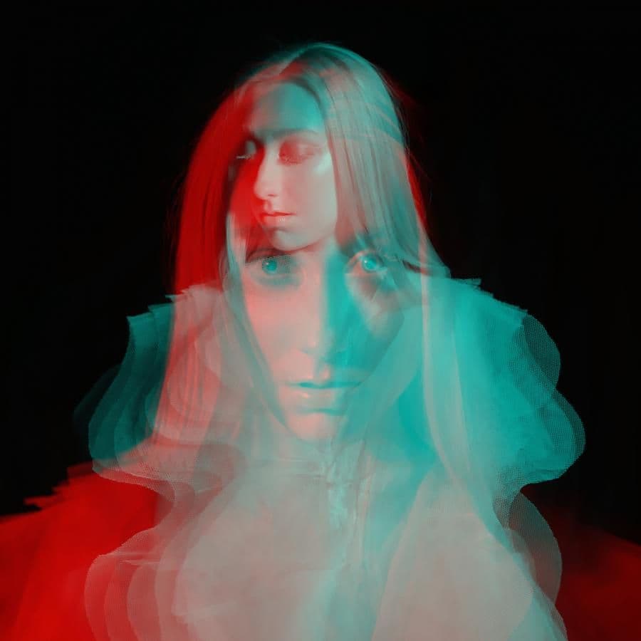 Nowy singel wyciszonej Luny