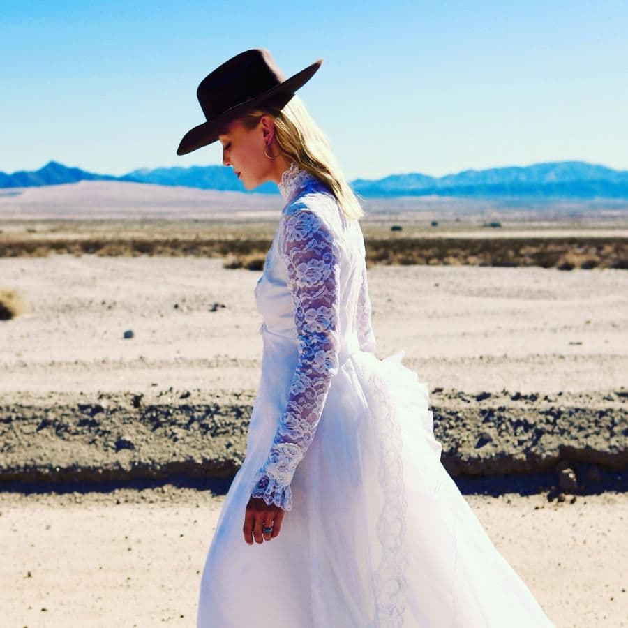 Patti Yang Group prezentuje klip "Falling"