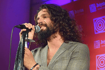 Szymon Pejski wyda solowy debiut