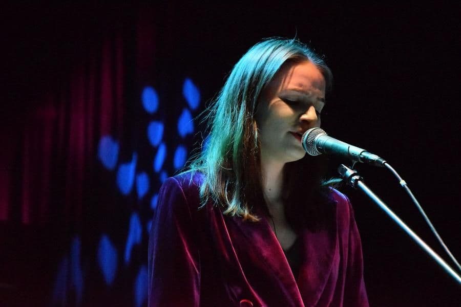 Tęskno na wiosennej trasie po Polsce