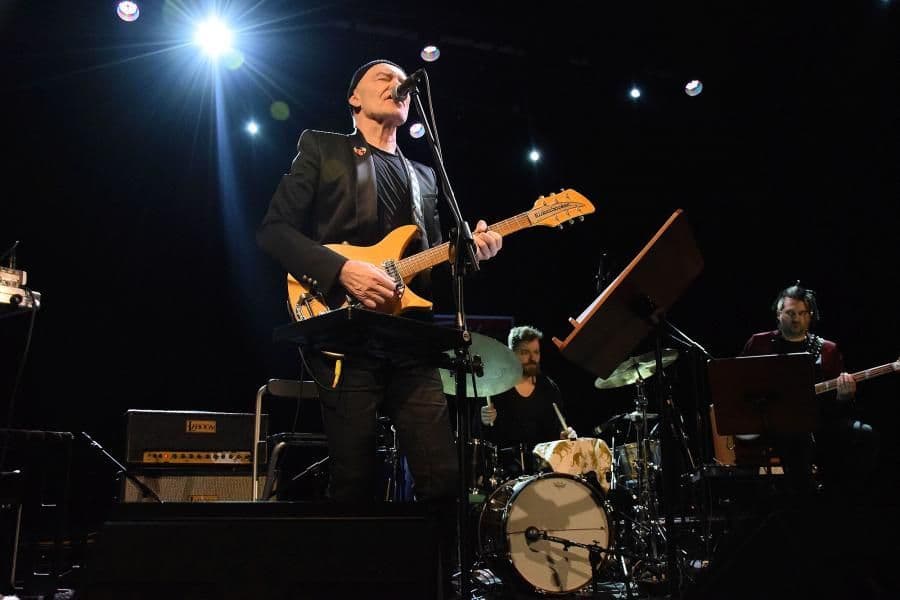 VooVoo odda hołd Anawie