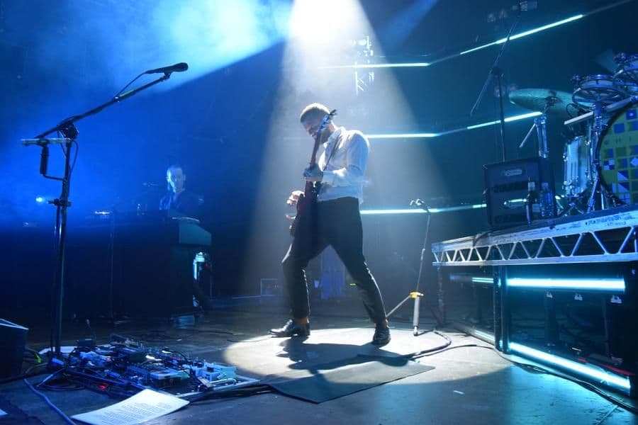 White Lies wydali niepublikowany 'Trouble In America'