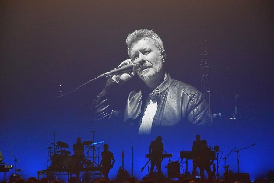 Zobacz solowy klip klawiszowca grupy A-ha