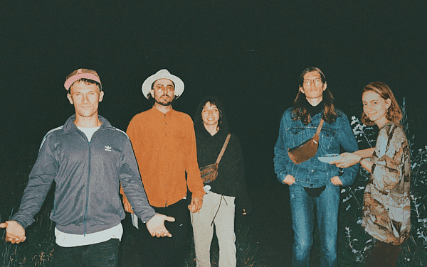 noco w ciszy i w chaosie