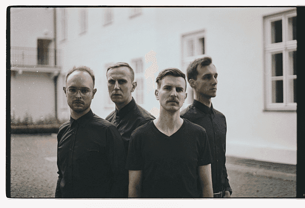 The POKS wydadzą debiutancki "Ja Człowiek"