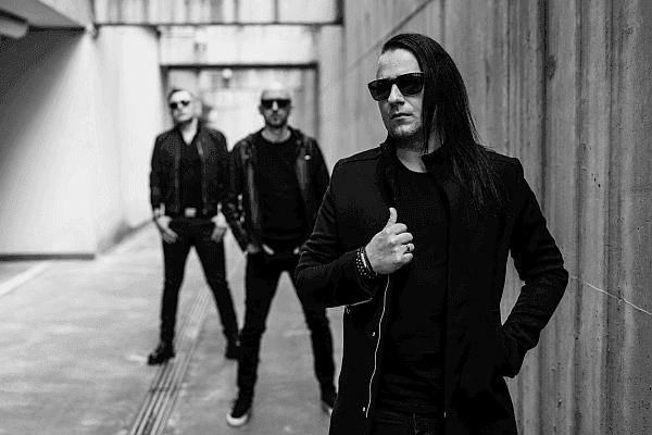 undertheskin wróciło z nowym singlem